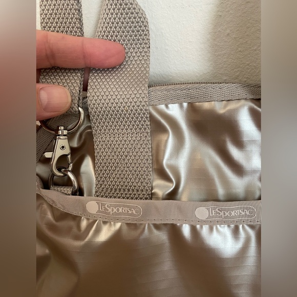 Beautiful, unique silver, iridescent LeSportsac top handle, convertible bag - Picture 4 of 6